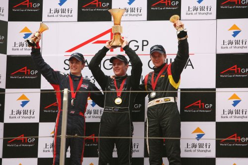 Jonny Reid wint feature race, V/d Zande op P4, Duitsland kampioen